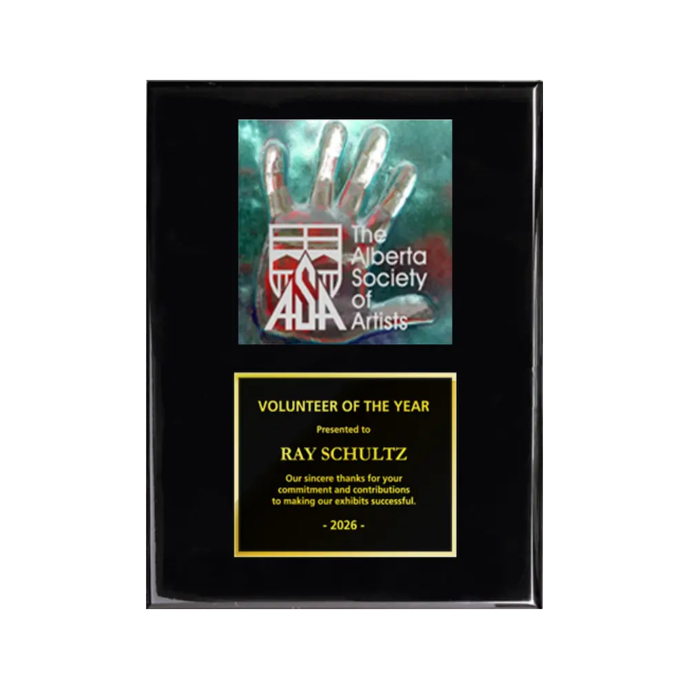 A photo of a Black Piano Finish plaque with a full-coloured plate on the top-half and traditional engraved plate on the bottom-half.