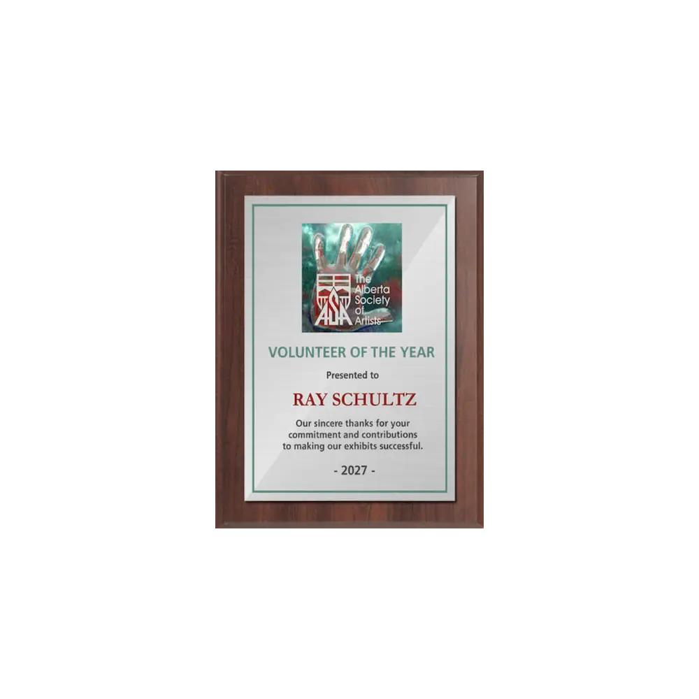 A photo of a Cherrywood Laminate plaque with a full colour plate.
