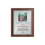 A photo of a Cherrywood Laminate plaque with a full colour plate.