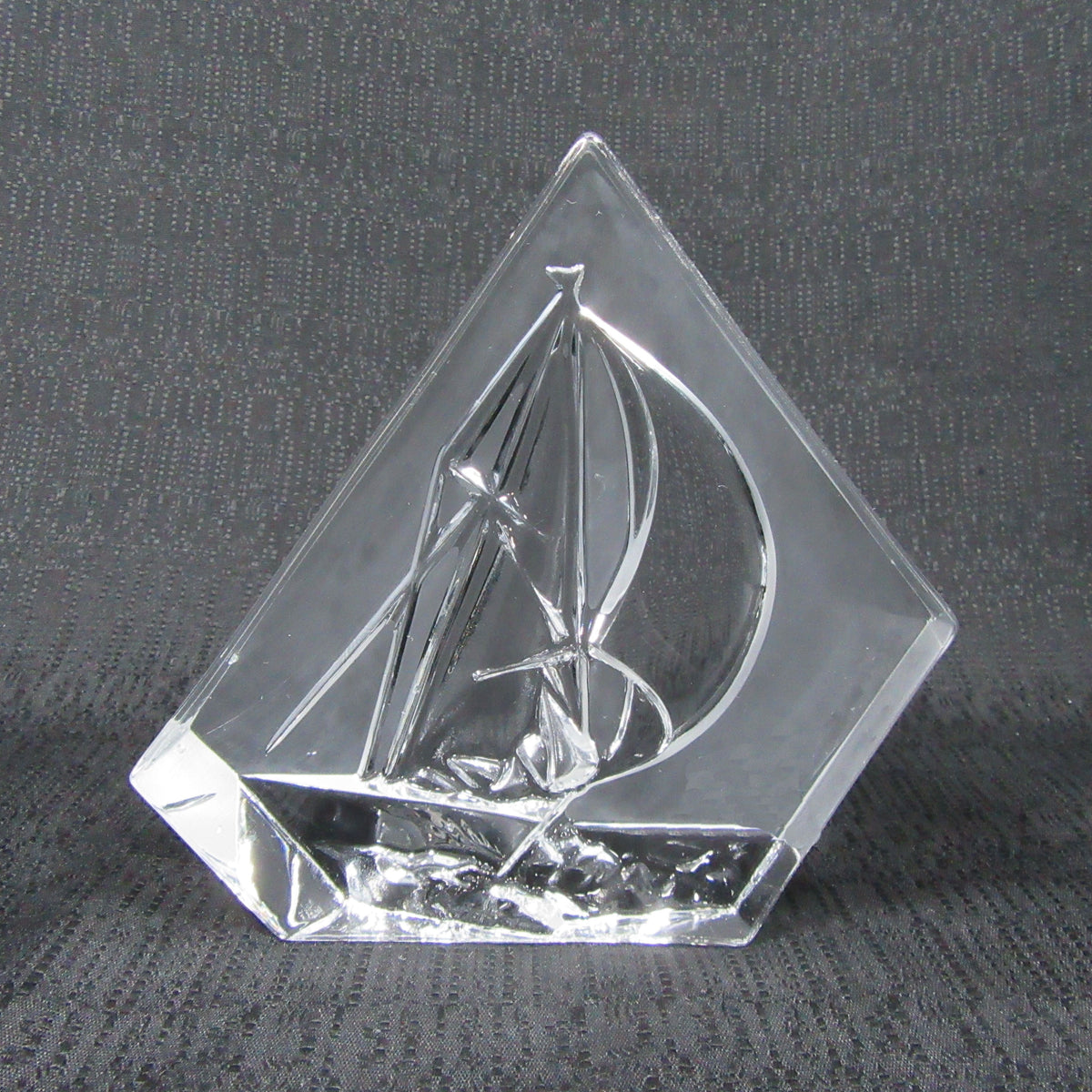 Glass - Sculptured Sail